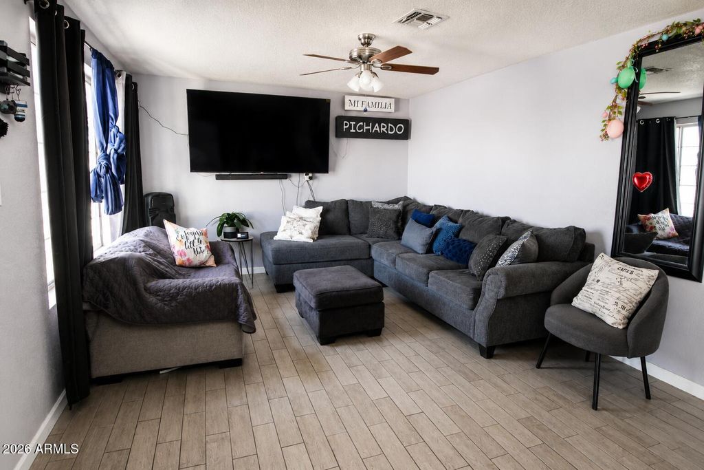 2022 W ASTER Drive, Phoenix, AZ 85029 — photo 5
