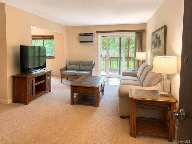 379 Richard Court, Pomona, NY 10970