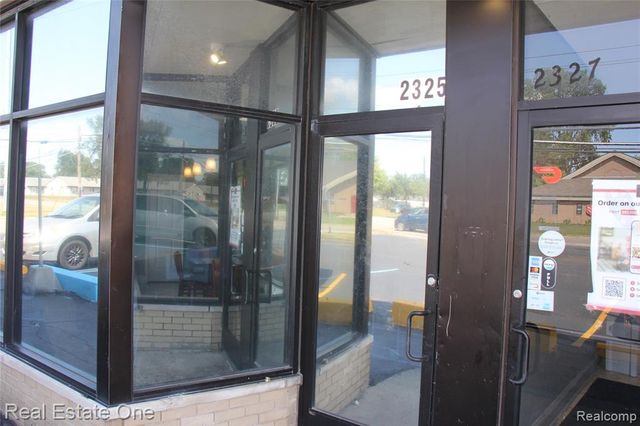 2325 S Venoy Road, Westland, MI 48186