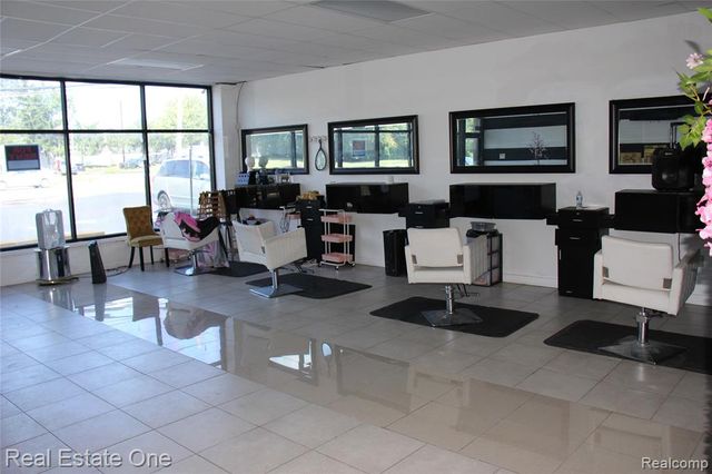 2325 S Venoy Road, Westland, MI 48186
