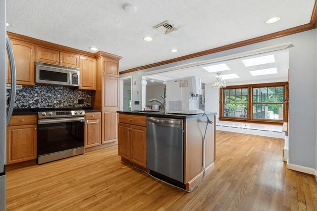 179 Woburn St, Medford, MA 02155