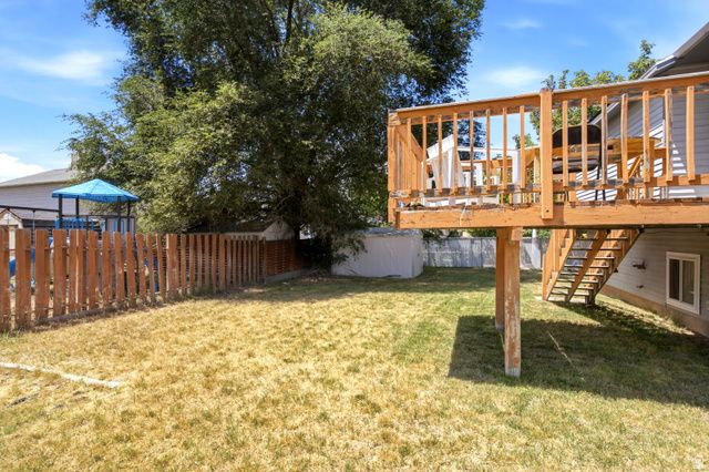 621 W 1000 N, Clinton, UT 84015
