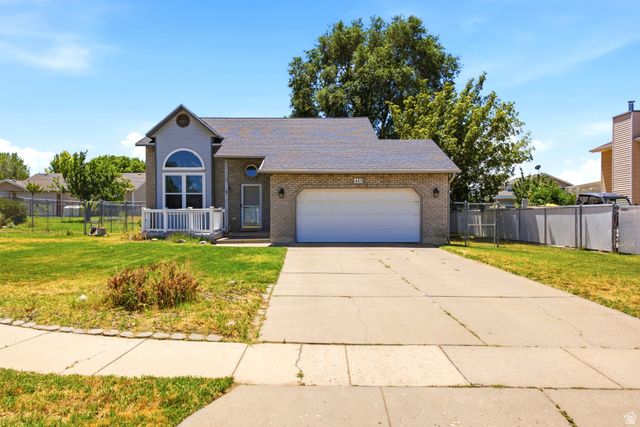 621 W 1000 N, Clinton, UT 84015