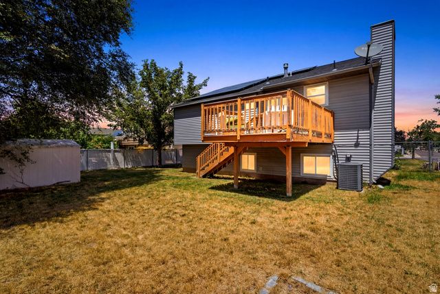 621 W 1000 N, Clinton, UT 84015