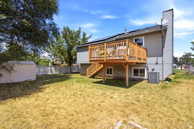 621 W 1000 N, Clinton, UT 84015