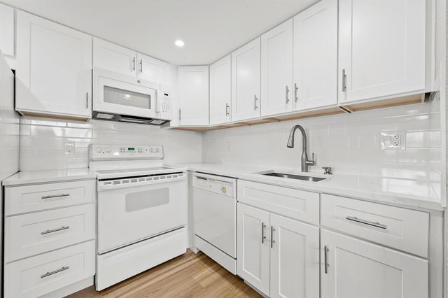 723 Flanders P, Delray Beach, FL 33484