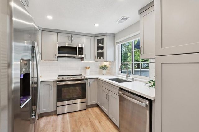 2890 Buena Crest Court, San Jose, CA 95121