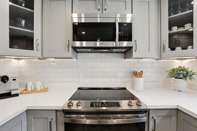 2890 Buena Crest Court, San Jose, CA 95121