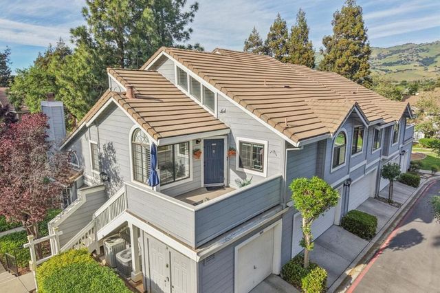 2890 Buena Crest Court, San Jose, CA 95121