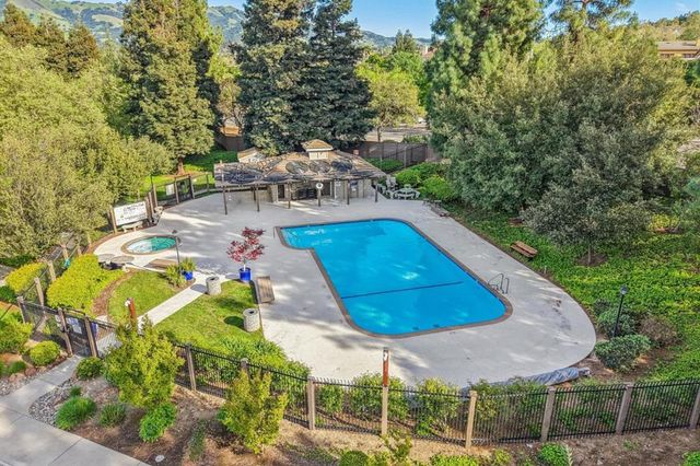 2890 Buena Crest Court, San Jose, CA 95121