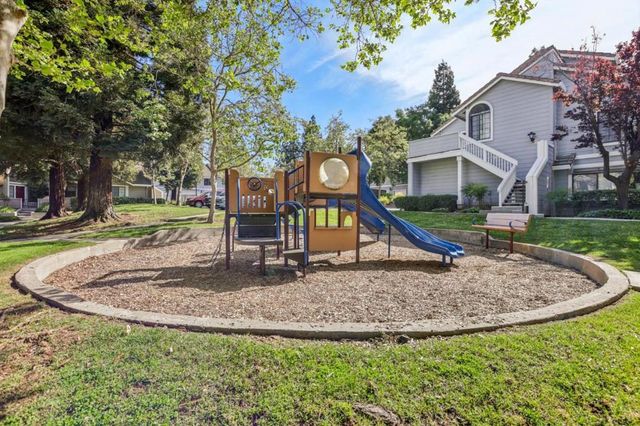 2890 Buena Crest Court, San Jose, CA 95121