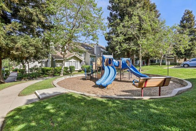 2890 Buena Crest Court, San Jose, CA 95121