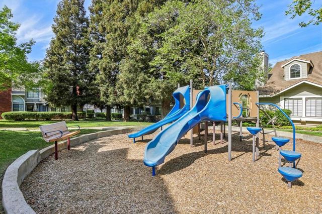 2890 Buena Crest Court, San Jose, CA 95121