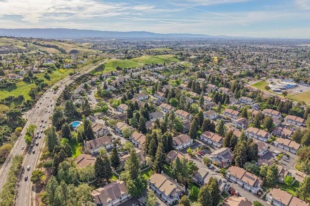 2890 Buena Crest Court, San Jose, CA 95121