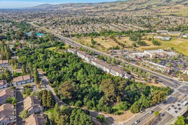 2890 Buena Crest Court, San Jose, CA 95121