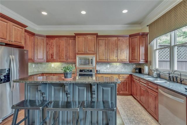 141 Staddlebridge Avenue, Canton, GA 30114
