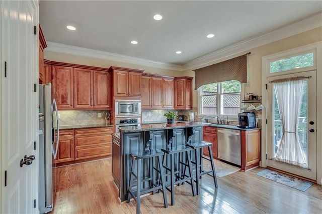 141 Staddlebridge Avenue, Canton, GA 30114
