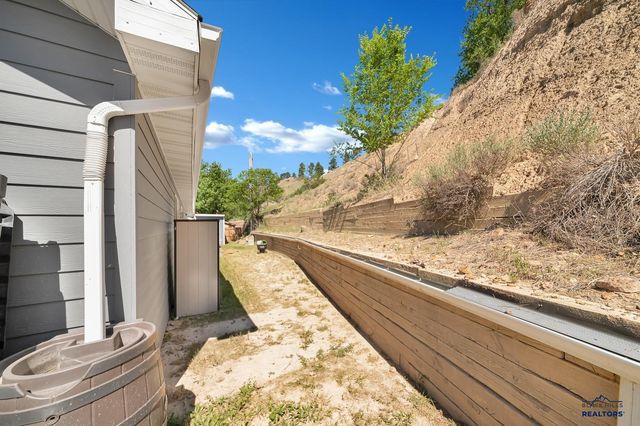 1302 ST CLOUD ST, Rapid City, SD 57701