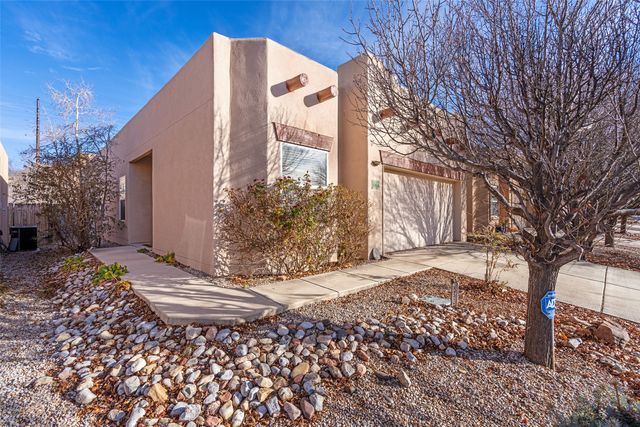 3984 Montana Verde, Santa Fe, NM 87507