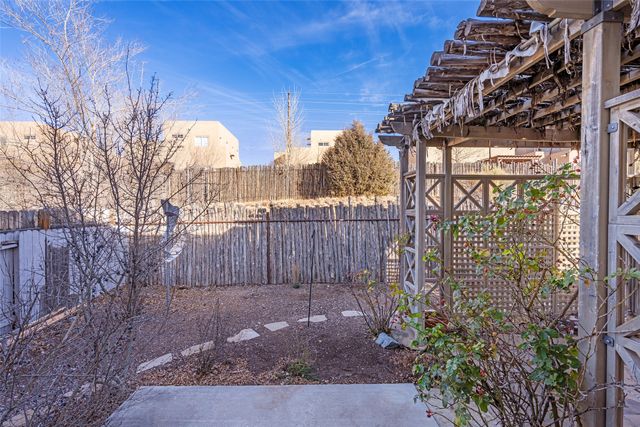 3984 Montana Verde, Santa Fe, NM 87507