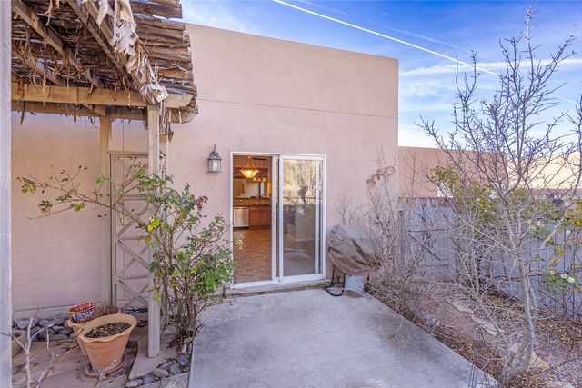 3984 Montana Verde, Santa Fe, NM 87507