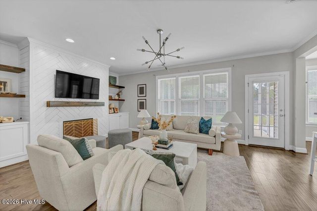 5023 Laurenbridge Lane, Wilmington, NC 28409
