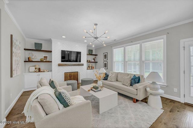 5023 Laurenbridge Lane, Wilmington, NC 28409