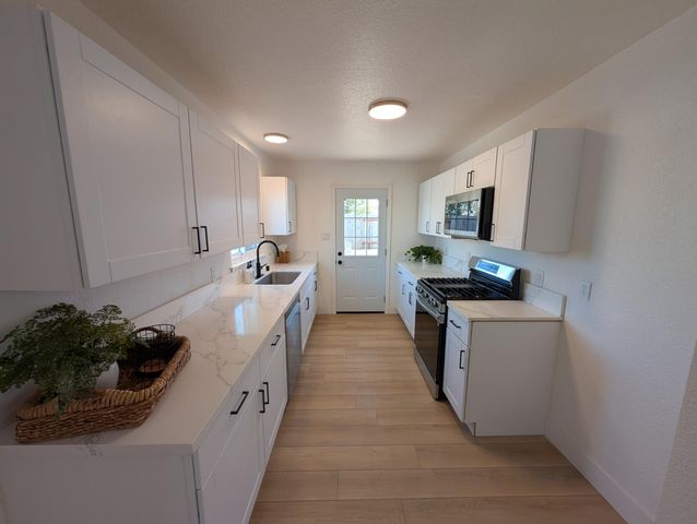 9309 Barth St, Elk Grove, CA 95624