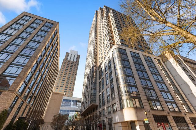 10 City Place PH2C, White Plains, NY 10601