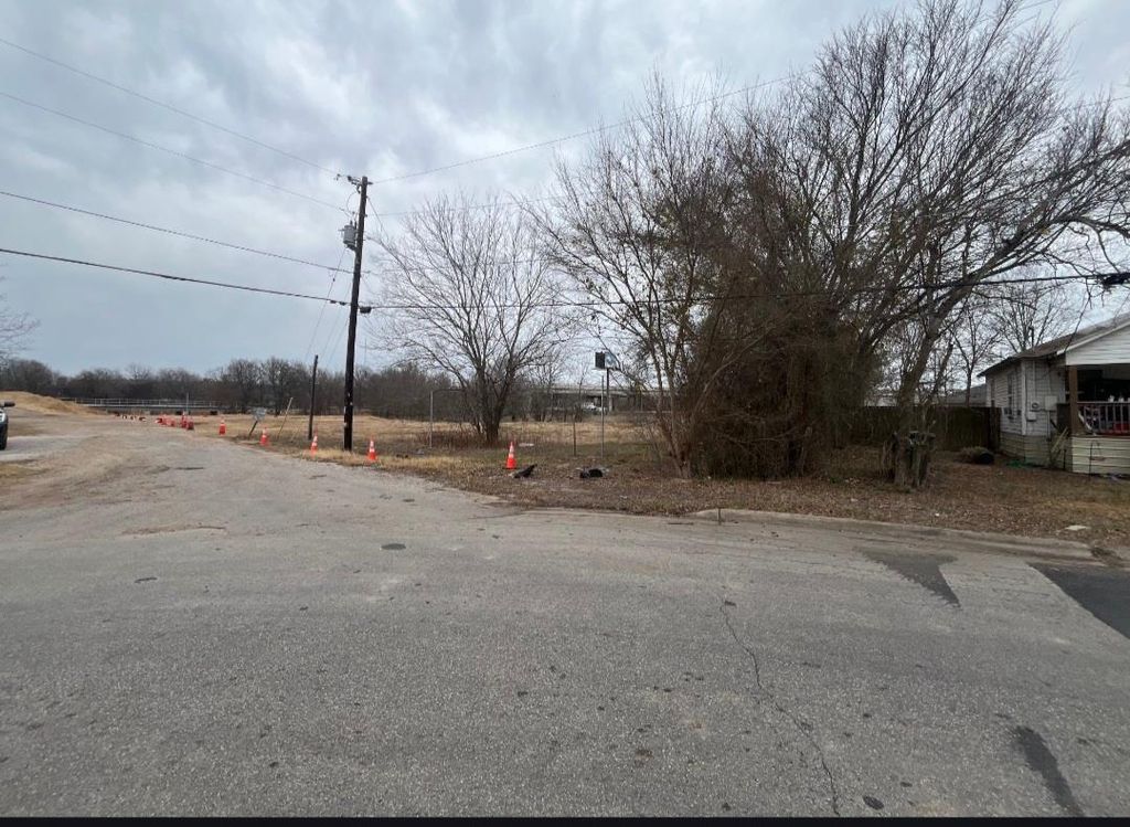 1201 Emile ST, Bastrop, TX 78602