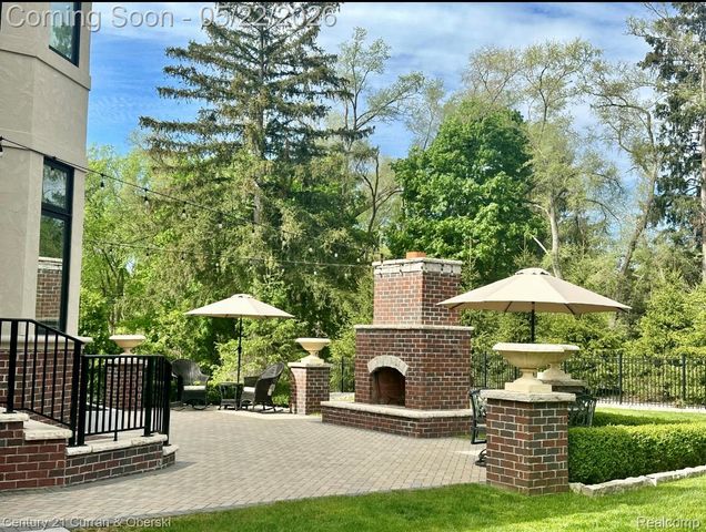 46646 7 Mile Road, Northville Township, MI 48167