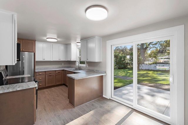 925 LA CROIX AVENUE, Green Bay, WI 54304
