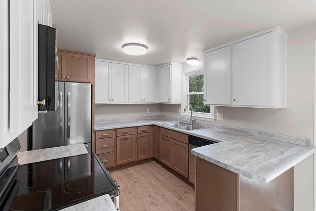 925 LA CROIX AVENUE, Green Bay, WI 54304