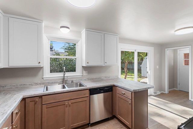 925 LA CROIX AVENUE, Green Bay, WI 54304