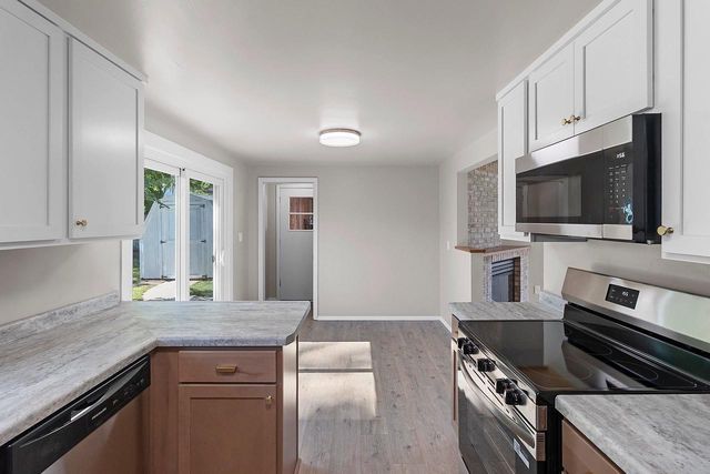 925 LA CROIX AVENUE, Green Bay, WI 54304