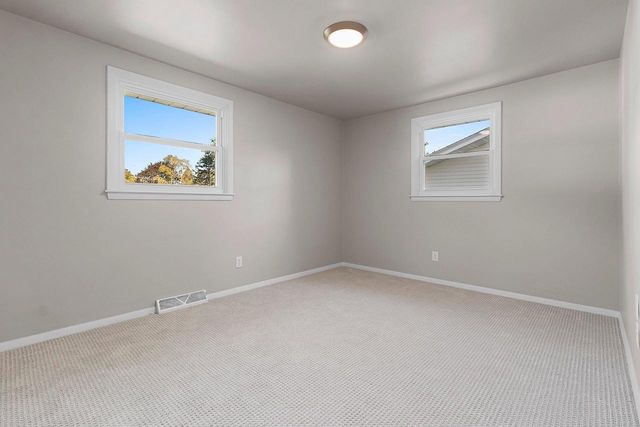 925 LA CROIX AVENUE, Green Bay, WI 54304