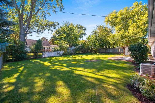 925 LA CROIX AVENUE, Green Bay, WI 54304