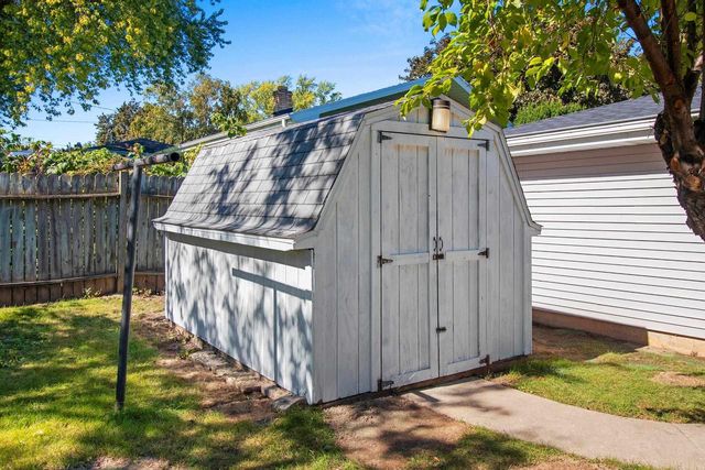 925 LA CROIX AVENUE, Green Bay, WI 54304