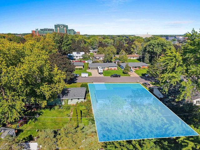 925 LA CROIX AVENUE, Green Bay, WI 54304