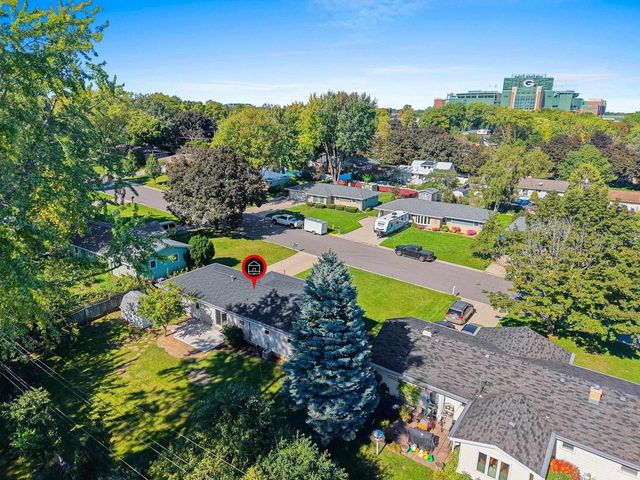925 LA CROIX AVENUE, Green Bay, WI 54304