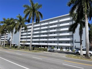 1000 NE 14th Avenue 211, Hallandale Beach, FL 33009