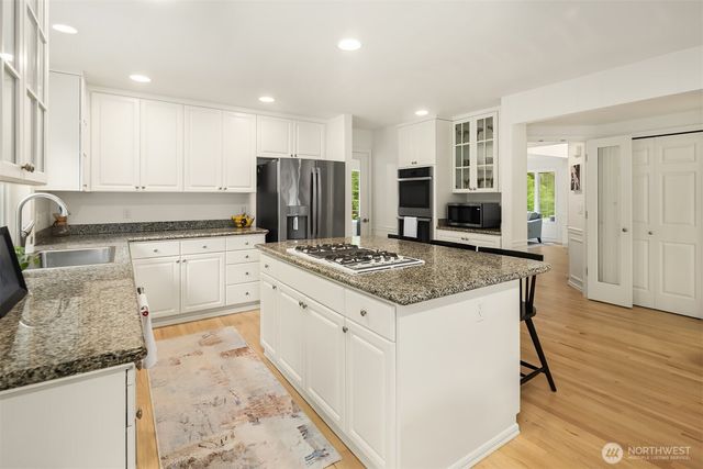 21728 NE 81st Street, Redmond, WA 98053
