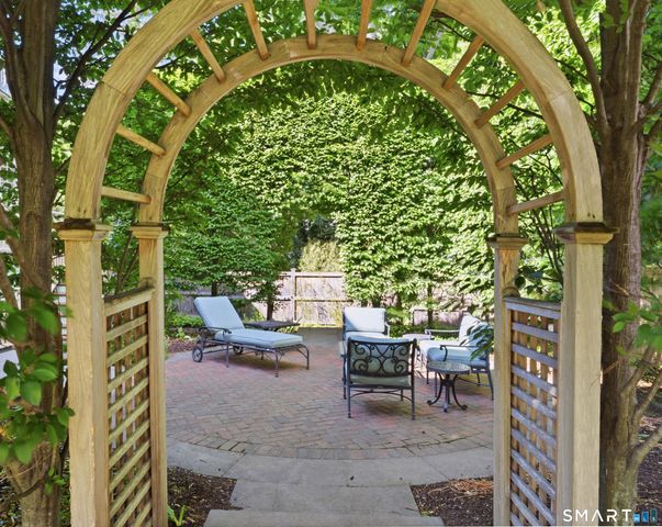 26 Spruce Street, Fairfield, CT 06890