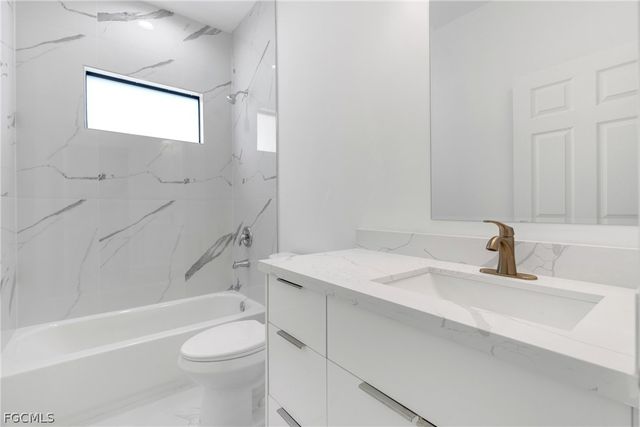 1037 Citrus AVE S, Lehigh Acres, FL 33974