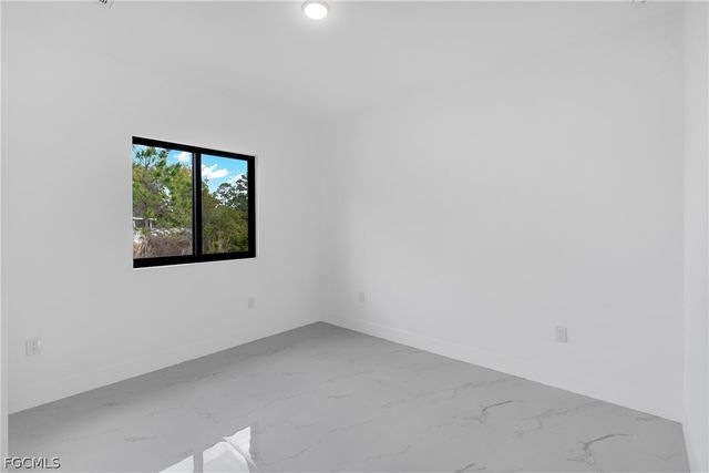 1037 Citrus AVE S, Lehigh Acres, FL 33974