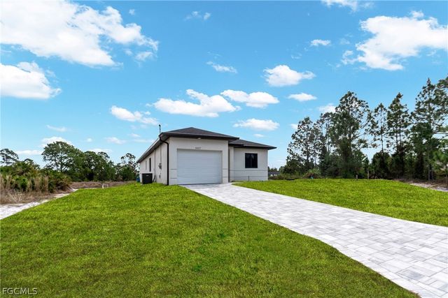 1037 Citrus AVE S, Lehigh Acres, FL 33974