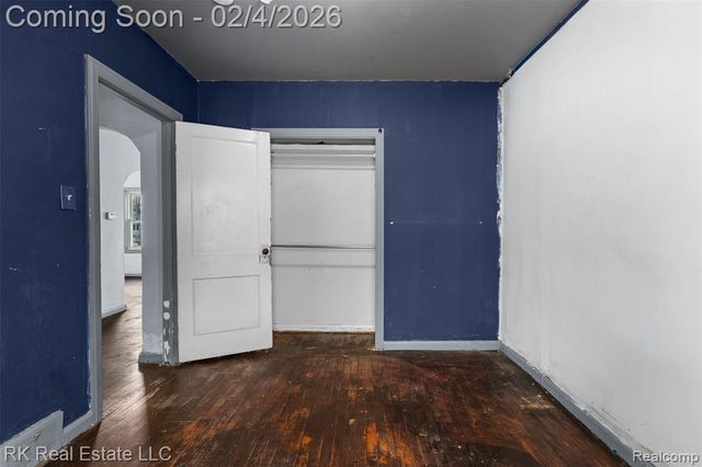 1125 E Hayes Avenue, Hazel Park, MI 48030