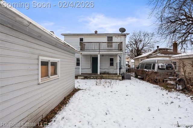 1125 E Hayes Avenue, Hazel Park, MI 48030