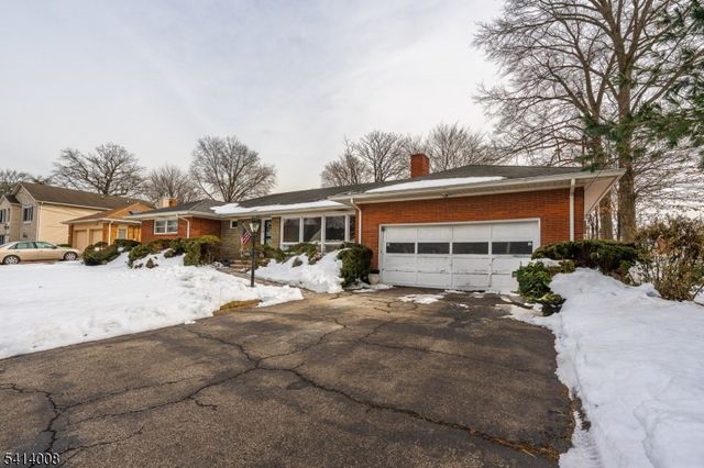 1105 Georgian Dr, Linden City, NJ 07036