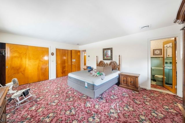 1105 Georgian Dr, Linden City, NJ 07036